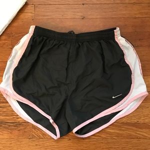 Nike Dri-fit Tempo shorts - Size S